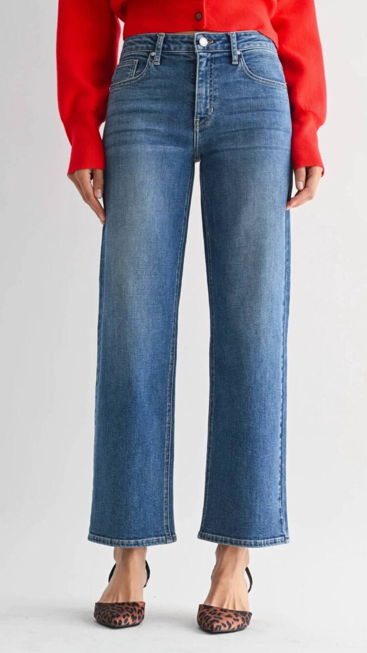 NEW JUST BLACK DENIM women's mid-rise medium wash slim wide leg jeans in blue